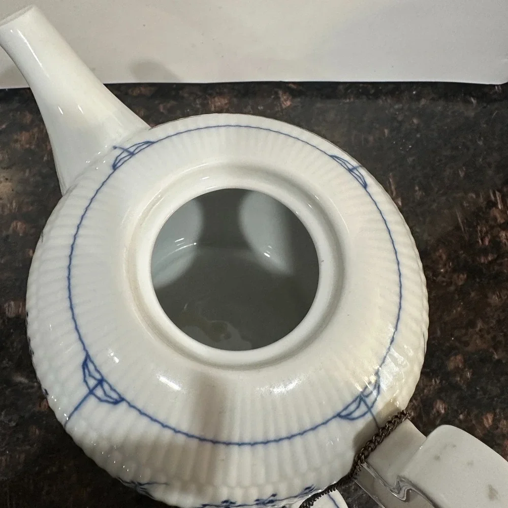 VTG Wallendorf 1764 Blue White Porcelain Teapot Germany Handarbeit Floral RARE